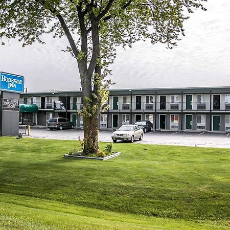 Rodeway Inn Grand Haven Exterior photo
