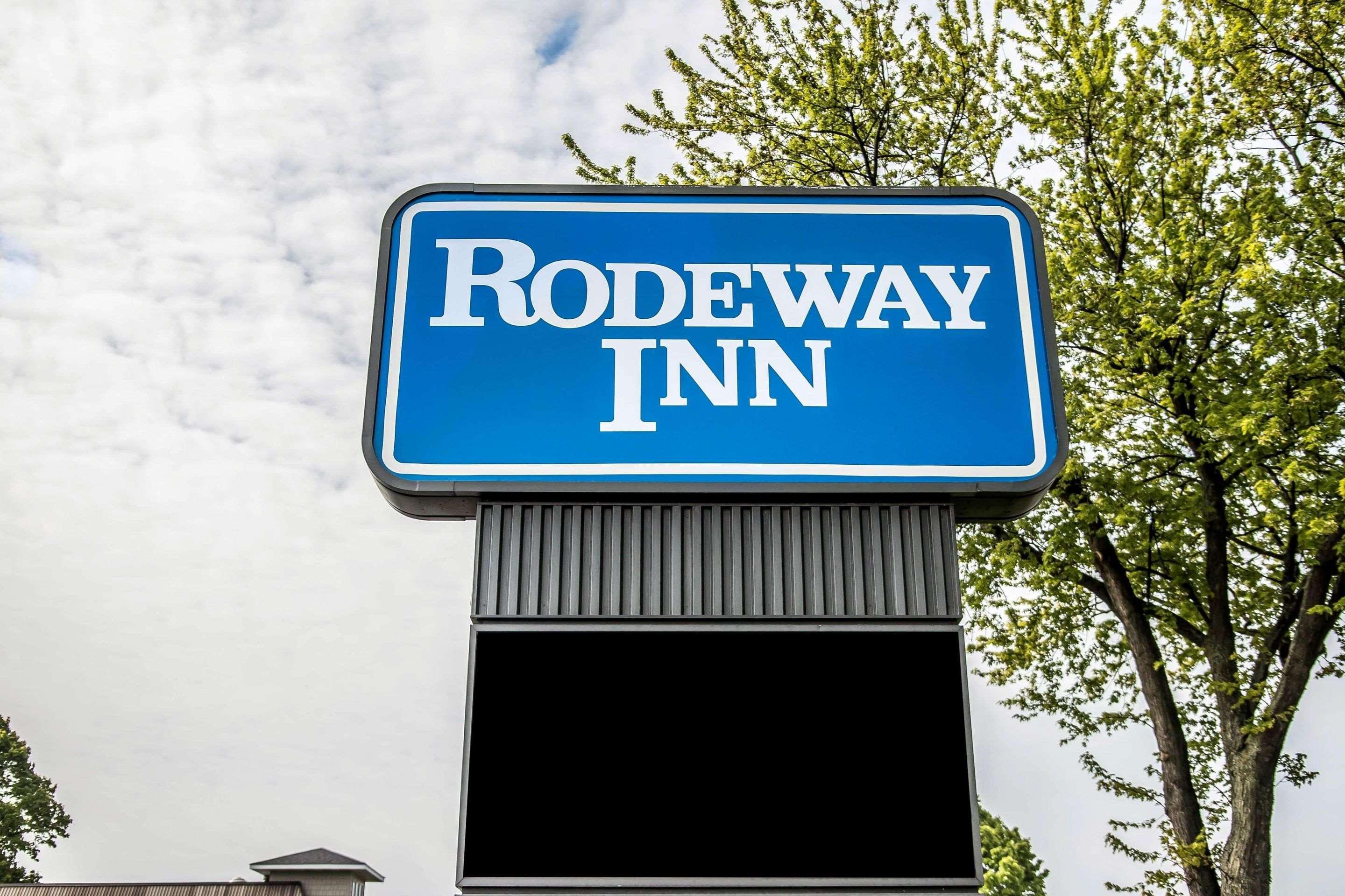 Rodeway Inn Grand Haven Exterior photo