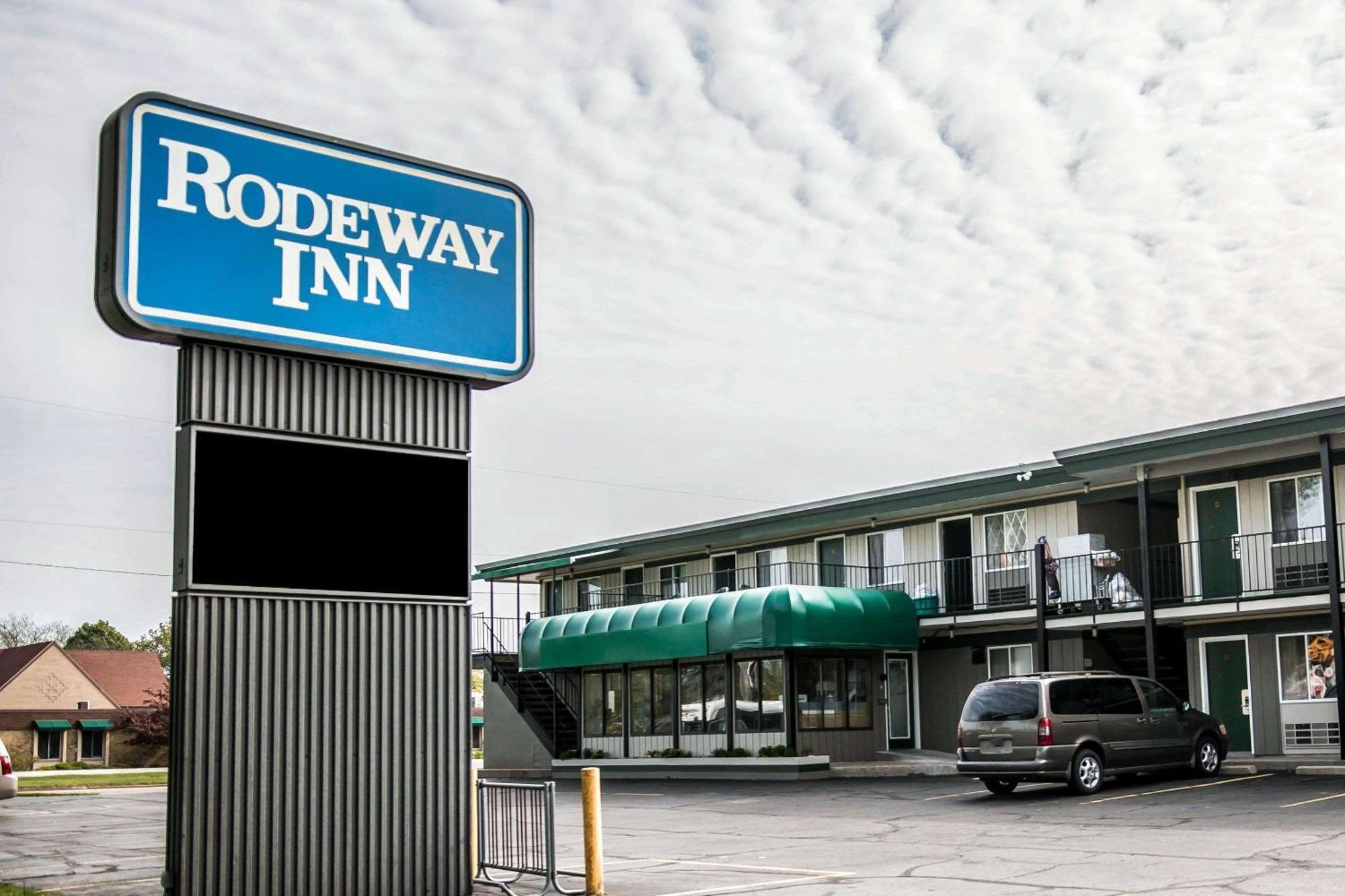 Rodeway Inn Grand Haven Exterior photo